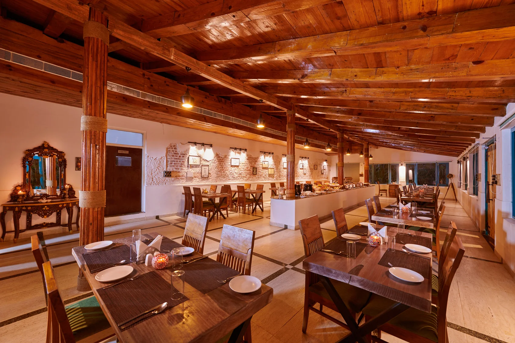 The restaurant at Saalora Corbett Resort